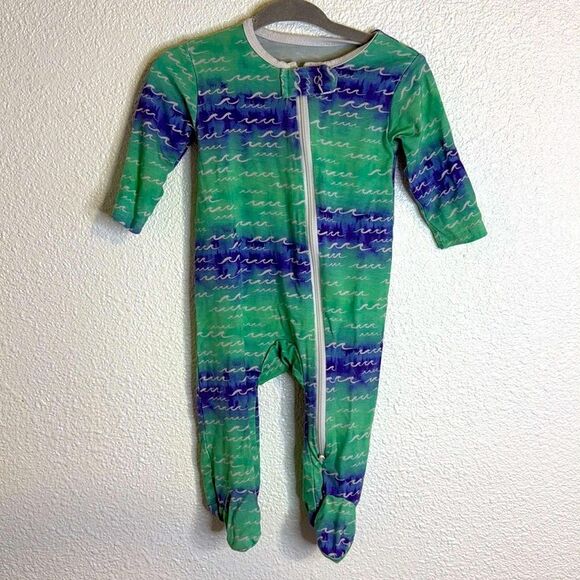 Coco Moon- Hawaii- Nalu Wave print- 2-way zip sleeper-Size 0-3months - Picture 1 of 8
